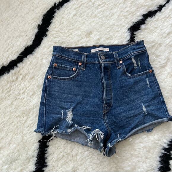 Levi's Ribcage High Rise Denim Shorts in Charleston Chill - Picture 3 of 8